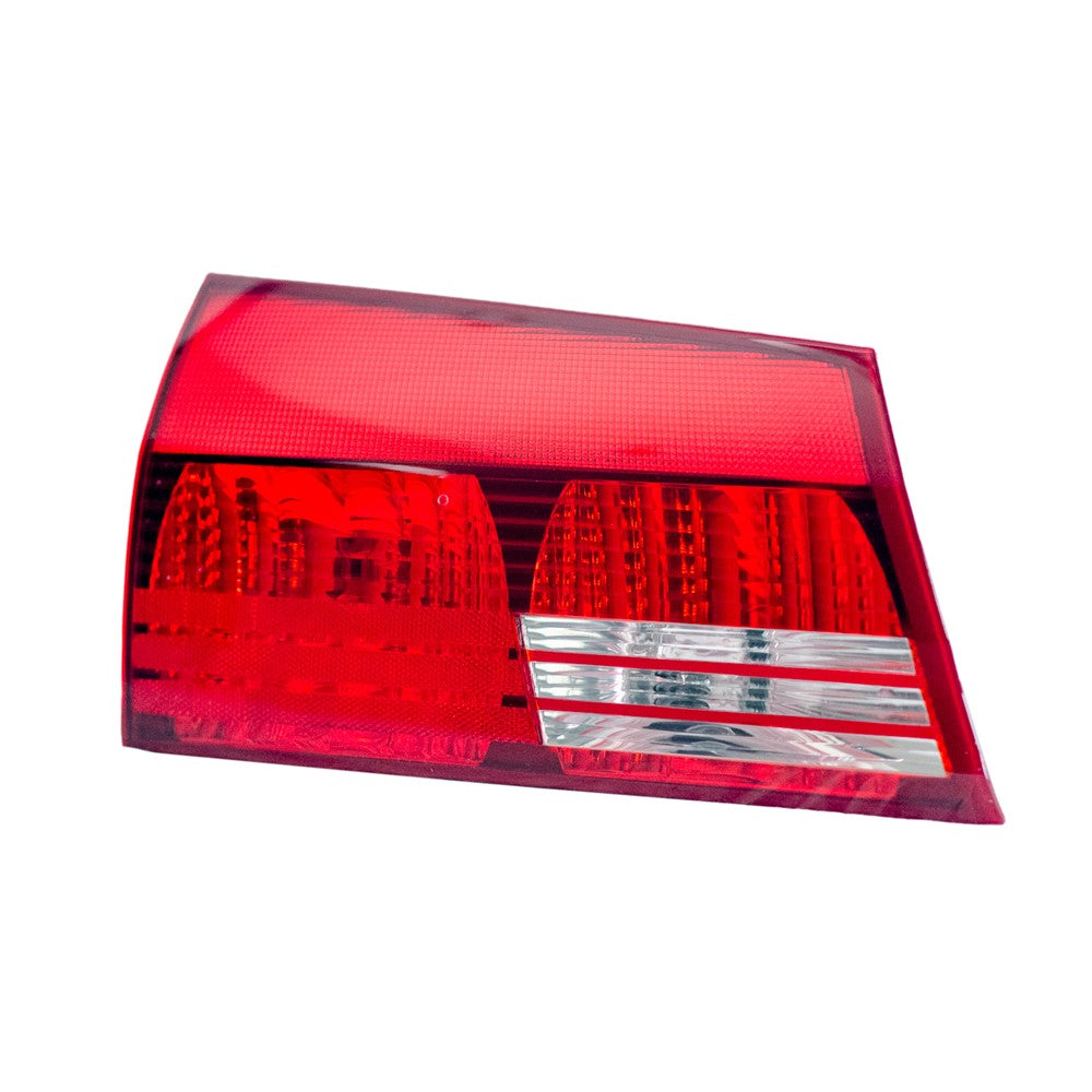 Rear Left Driver Side Inner Tail Light Assembly 2004-2005 Toyota Sienna