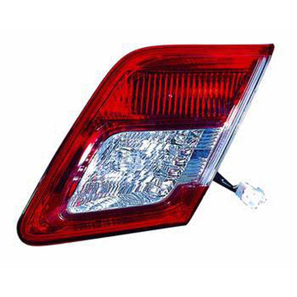 Rear Right Passenger Side Inner Tail Light Assembly 2010-2011 Toyota Camry
